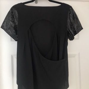 BCBGENERATION black cut-out top, sz S